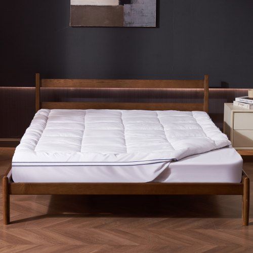 Comfort en frisse slaap: alles over de 1‑inch matrastopper met uitneembaar nachtkastje