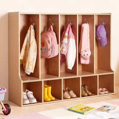 Open kinderkledingkast van multiplex – Praktische opslag voor de speelkamer